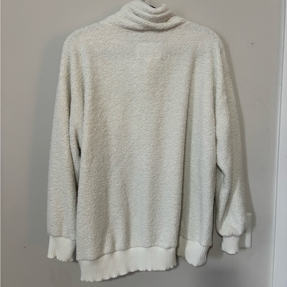 Cozy Sherpa Pullover - Picture 3 of 4